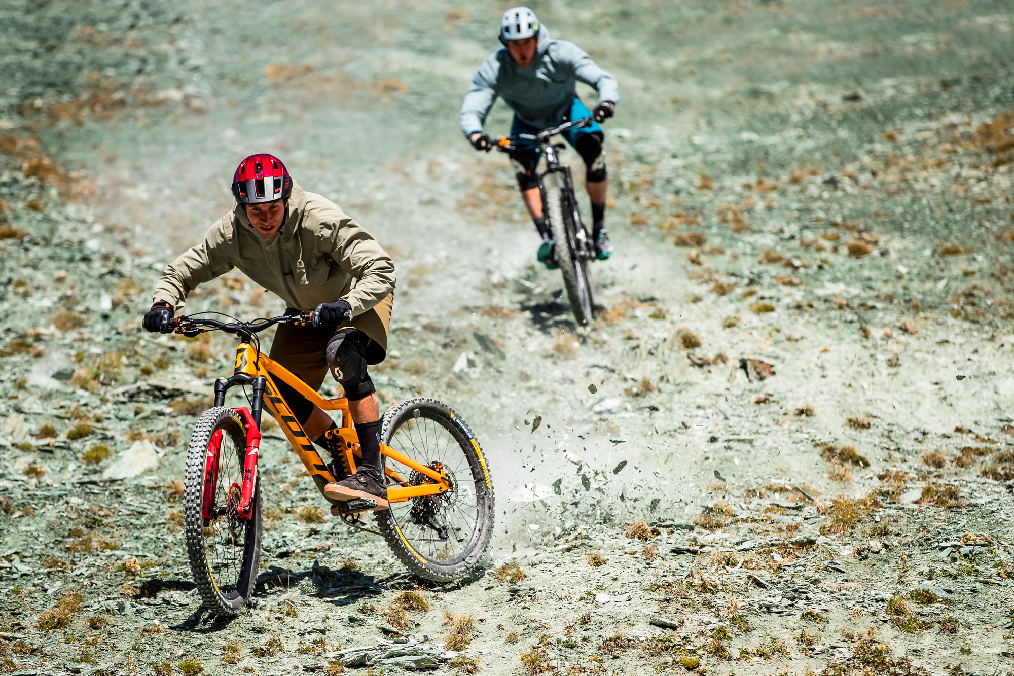 Bluegrass-rogue-core-mips-mtb-enduro-helmet-vincent-tupin-kevin-miquel00077