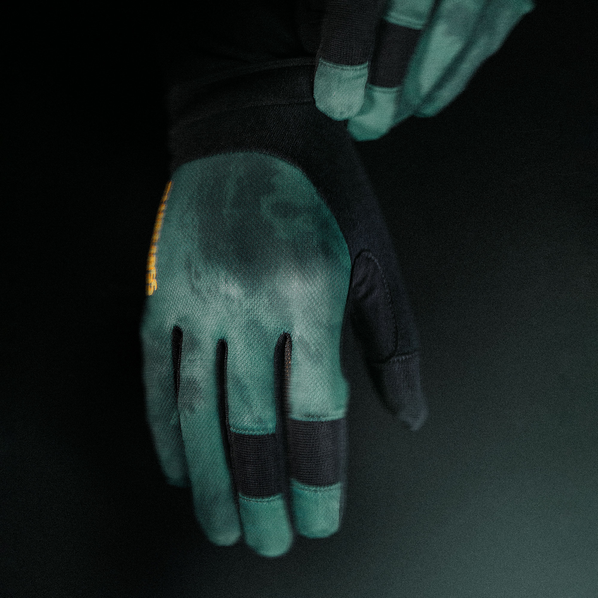 Bluegrass React MTB Gravity Gloves for Downhill, Trail and Cross Country