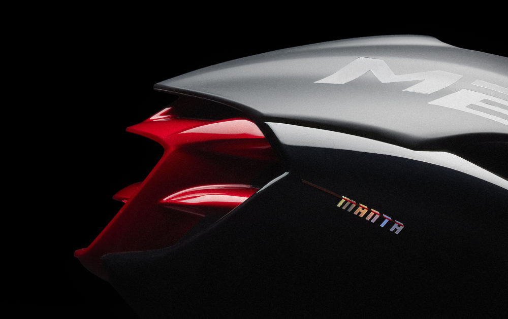 Aerodynamický trubicovitý profil helmy MET Manta Mips