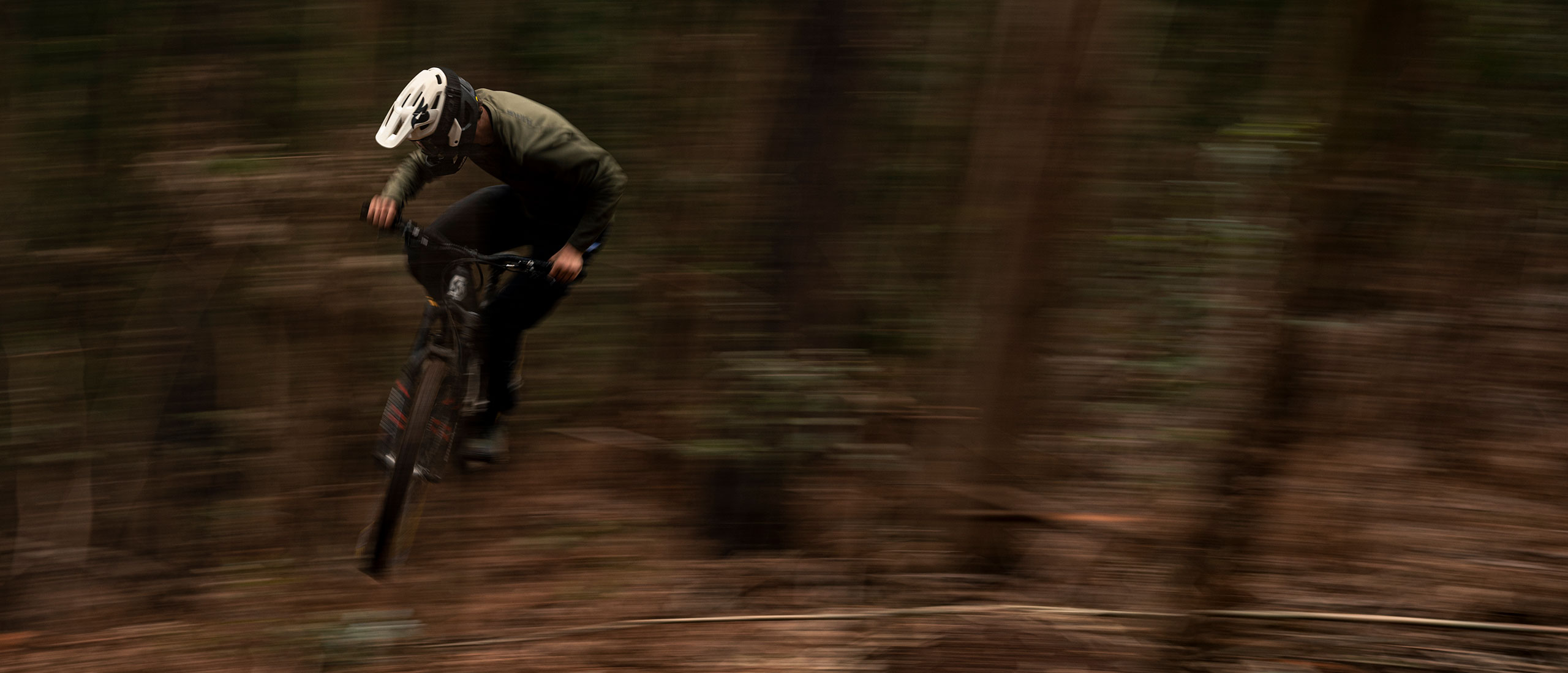 Bluegrass Vanguard Core Mips is a Full-Face MTB Helmet designed for Enduro, Trail and E-MTB