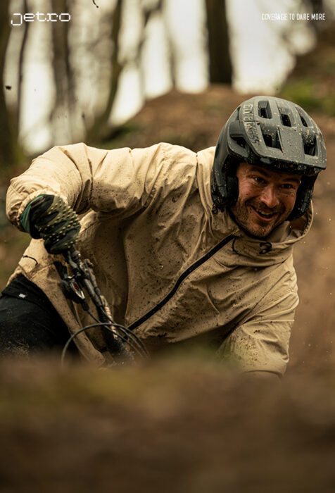 Bluegrass Jetro is a 3/4 Jet MTB Helmet for Enduro, E-MTB and Dirt featuring Mips.