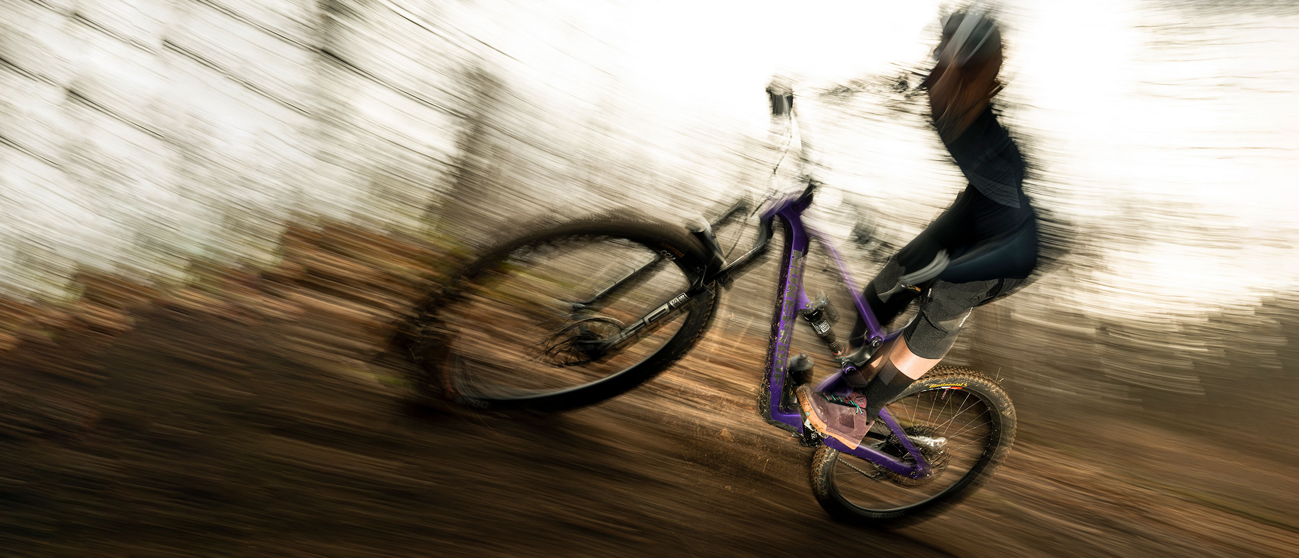 Bluegrass Aura Core Elbow is a Level 1 Certified MTB Elbowpads for Trail, Enduro, DH and E-MTB featuring SAS-TEC Technology