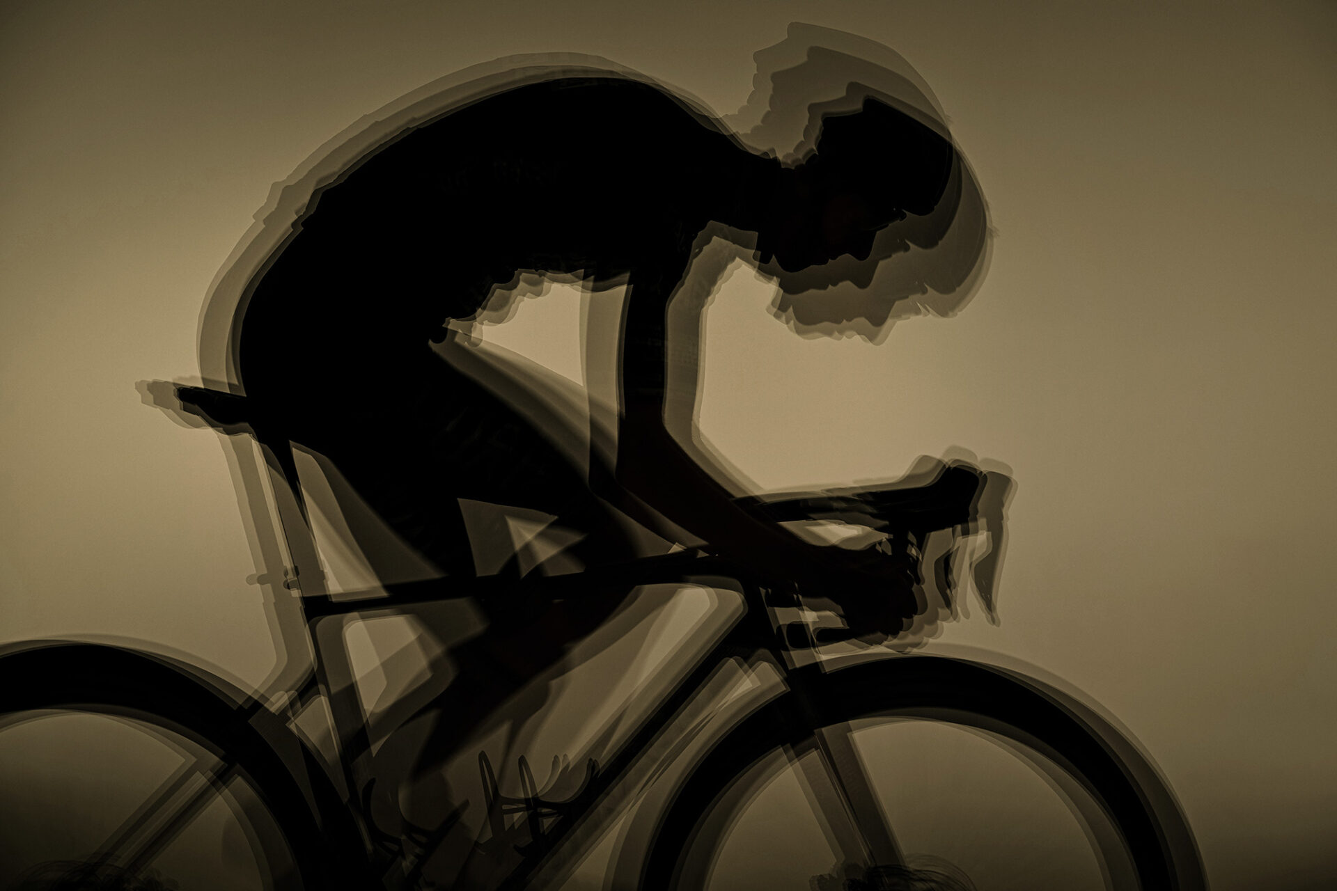 The MET Manta and Trenta 3K Carbon are Performace Road Cycling Helmet featuring Mips. The Blačk Edition is a tribute to the golden era of contemporary cycling and its standout protagonist, Tadej Pogačar.