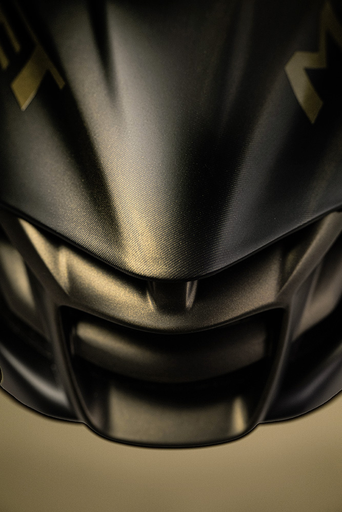 The MET Manta and Trenta 3K Carbon are Performace Road Cycling Helmet featuring Mips. The Blačk Edition is a tribute to the golden era of contemporary cycling and its standout protagonist, Tadej Pogačar.
