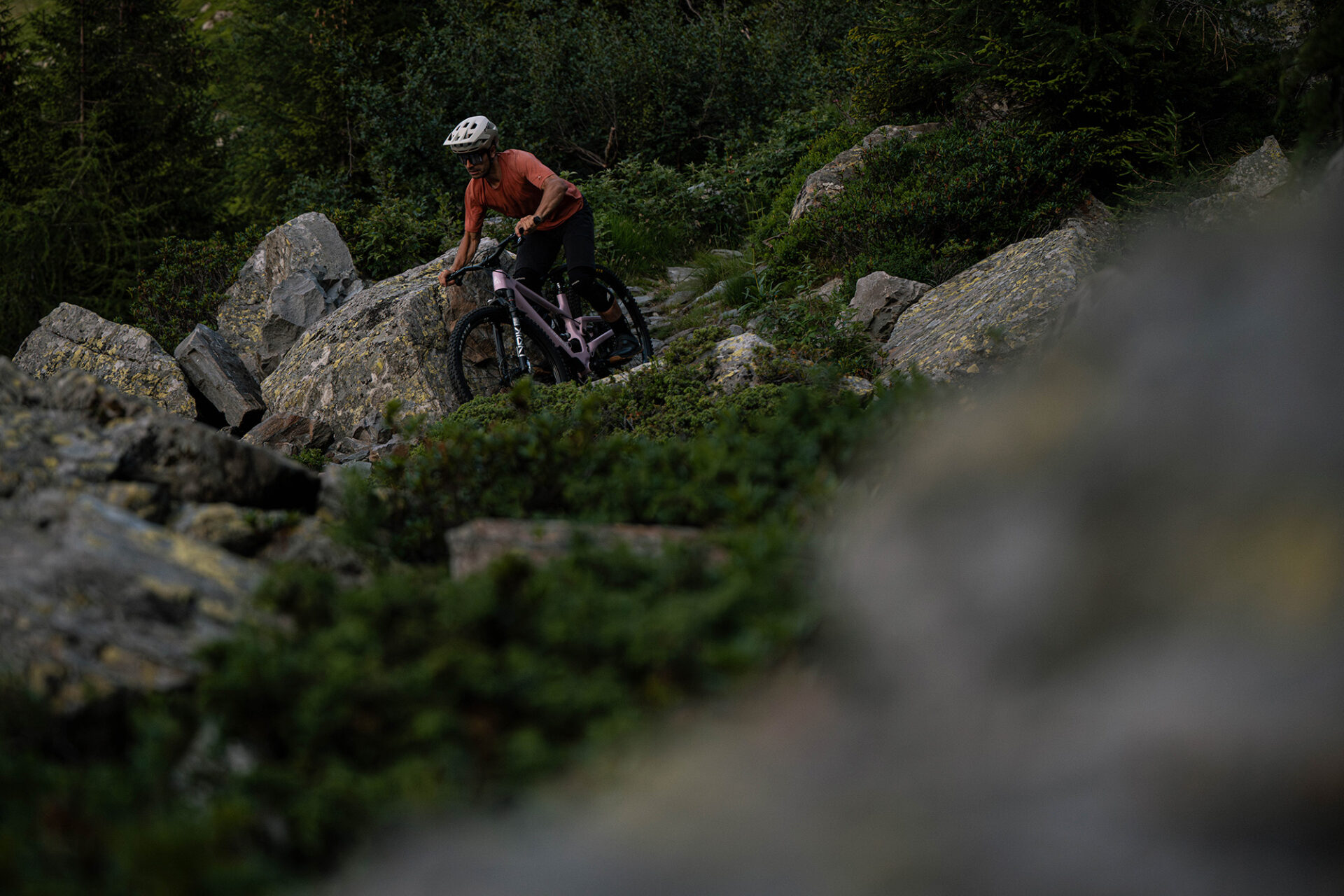 MET_Helmets_Revo_mtb_helmet