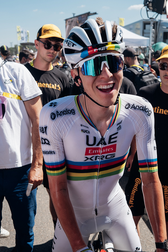 MET_Helmets_Tour_de_France_Tadej