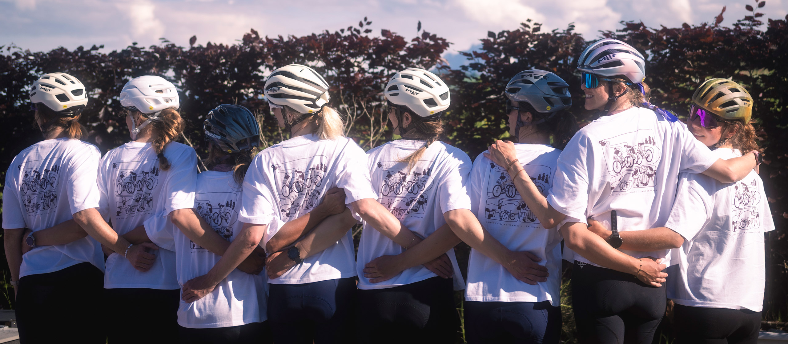 Women cycling HIVE RIDE MET Helmets
