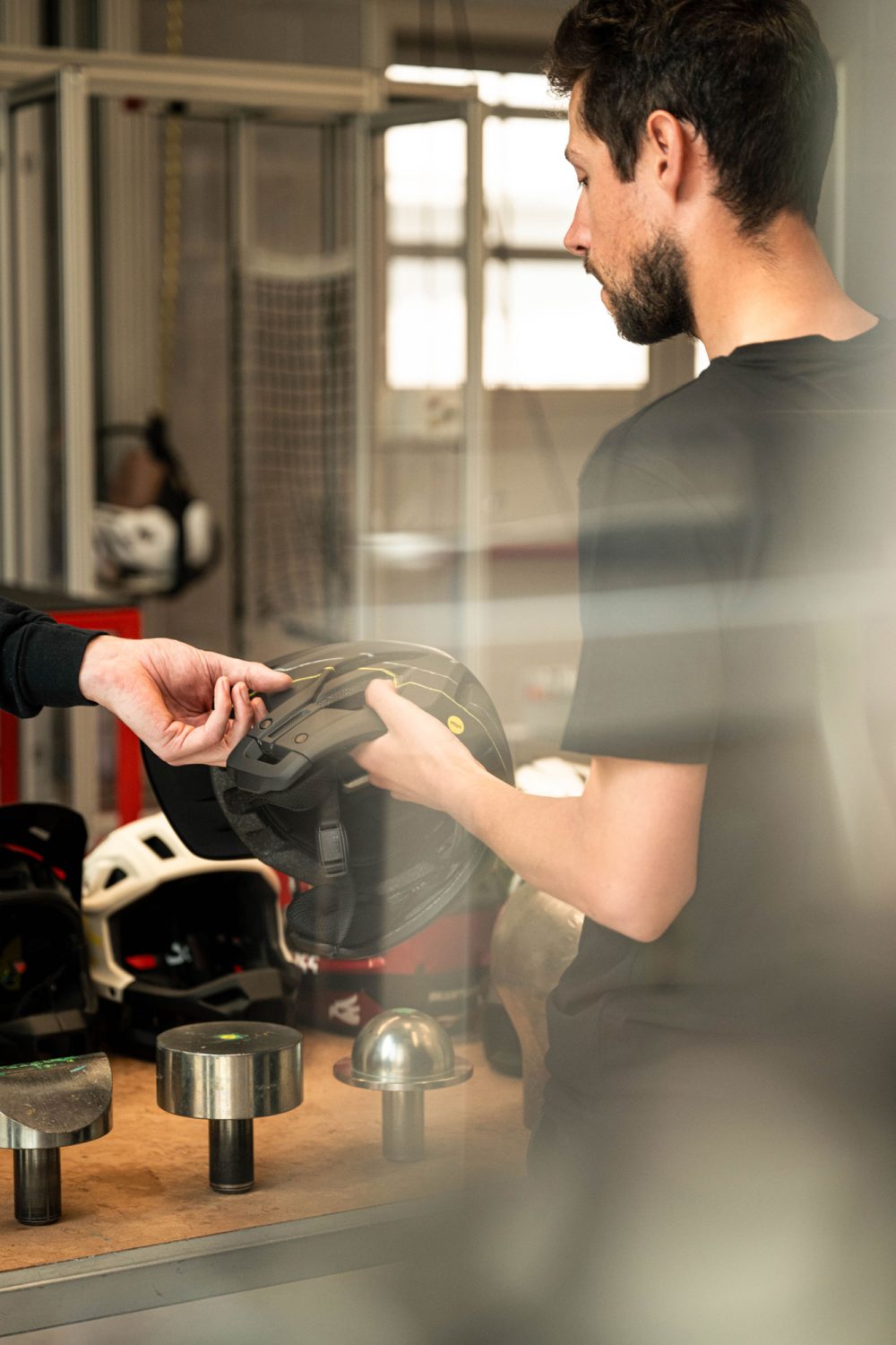 met-bluegrass-helmets-safety-bible-collaboration-pinkbike-testing-certification-mips-product_1818
